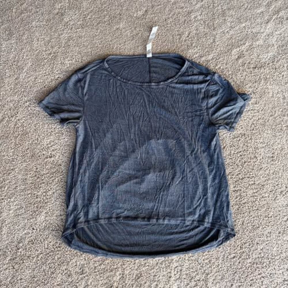 Women’s Lululemon Shirt Size 6